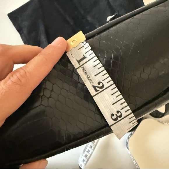 Vintage  SHARIF Reptile Embossed Cross Body Shoulder Bag Black - Picture 11 of 11